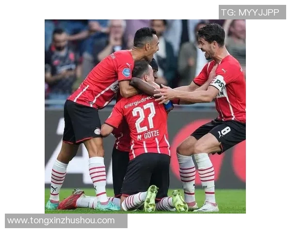 偶遇足球明星球迷开车路上惊喜瞬间分享 偶遇足球明星球迷开车路上惊喜瞬间分享